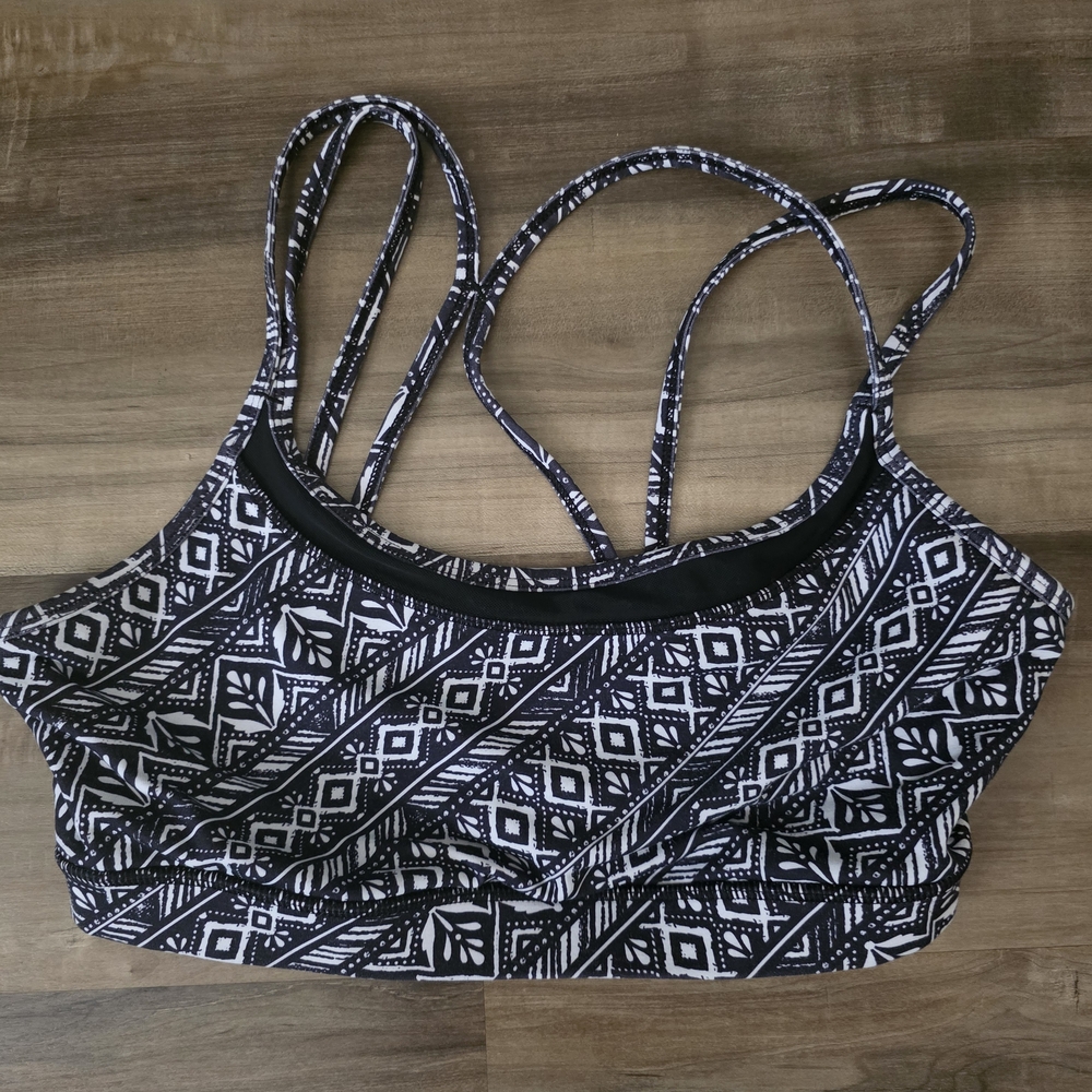 GAIAM Monochrome Geometric Sports Bra